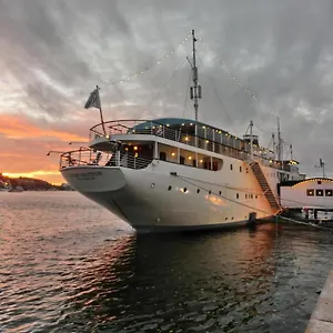 *** Botel Maelardrottningen Yacht Švédsko